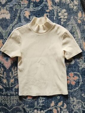 For Days -Cream Short-Sleeve Mock Neck Tee - M